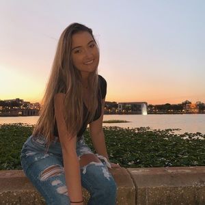 Meet your Posher, Nicole